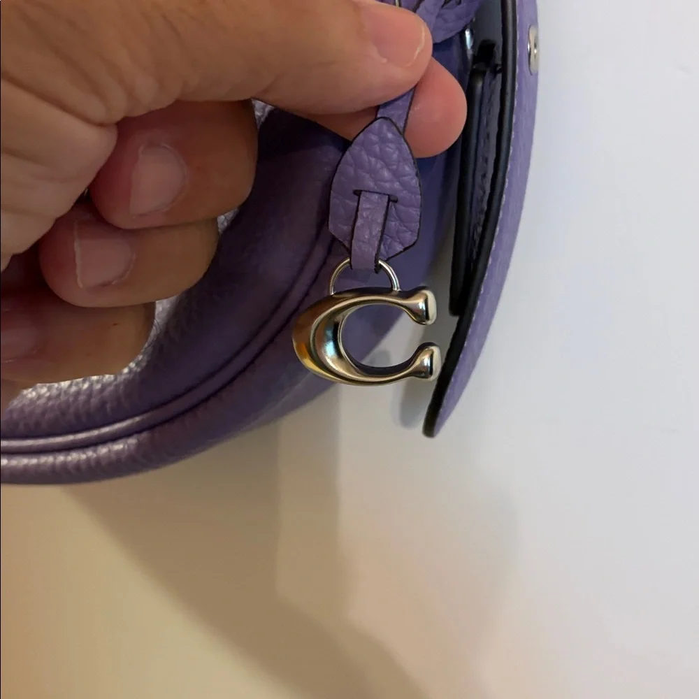 Coach Luna Shoulder Bag in Soft Purple Pebbled Leather - Picture 4 of 9